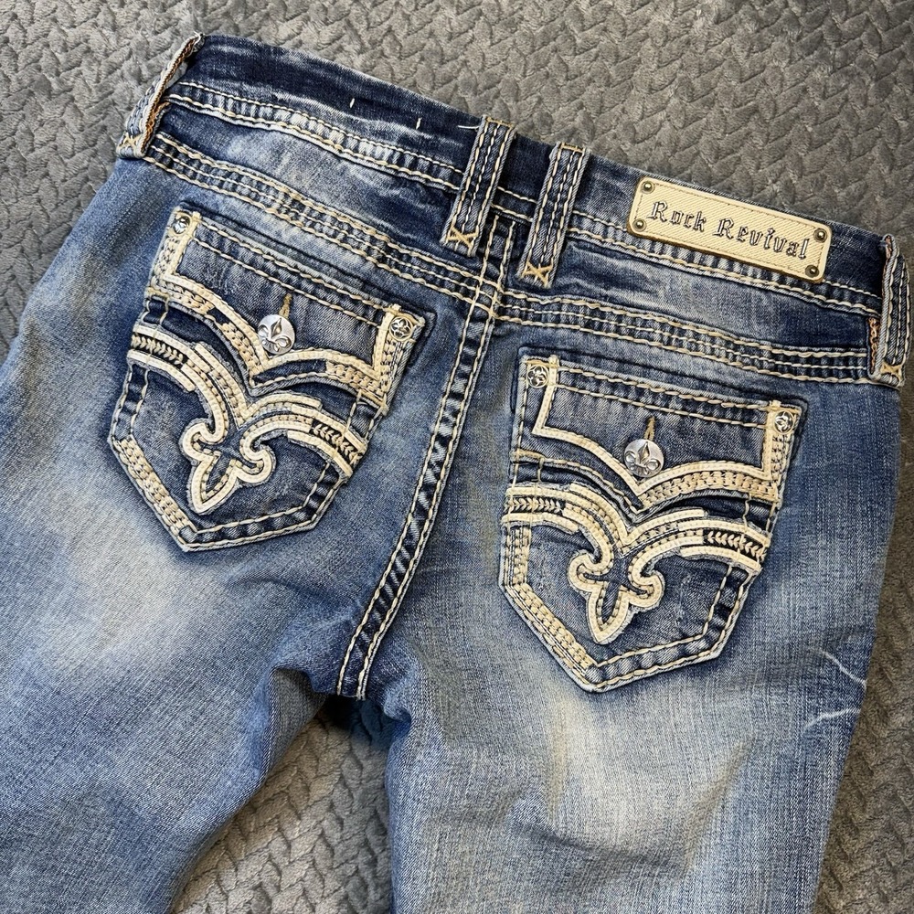 Rock Revival Vien Jeans 28 (30) Mid-Rise Easy Crop Embellished Faux‎ Flap Pocket